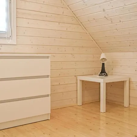2 Bedroom Stunning In *