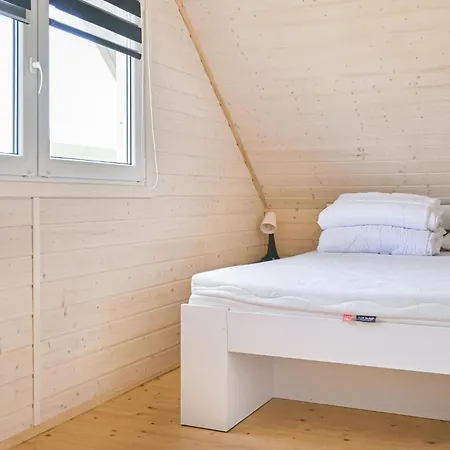 بيت للعطل 2 Bedroom Stunning In