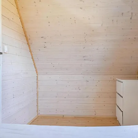 بيت للعطل 2 Bedroom Stunning In *